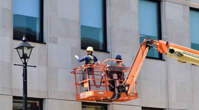 How Façade Ordinances Help Protect Aging Building Infrastructure