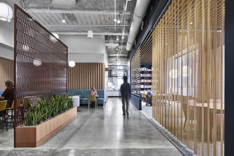 Smart savings: Commissioning for the hybrid workplace