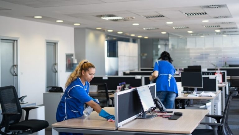 Outsourcing commercial cleaning is on the rise