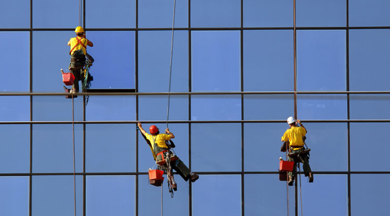 Window Washers Rescued Dangling from Buildings 78th Floor